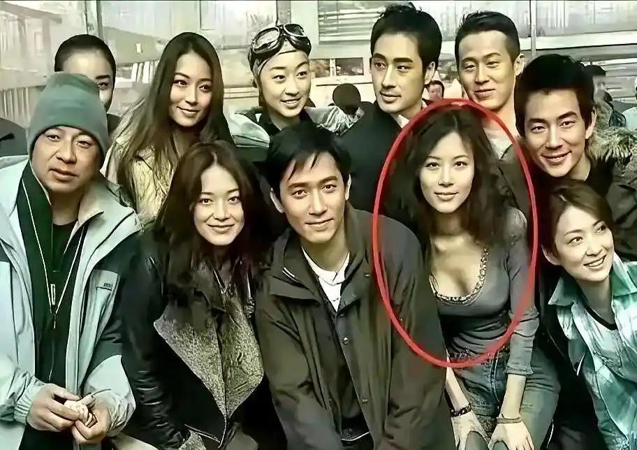 开云-终于懂了！邓文迪见田朴珺转身就走，根本不是没礼貌，是真看不上